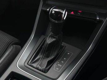 AUDI Q3 1.5 Q3 S Line 35 TFSI Semi-Auto 5dr