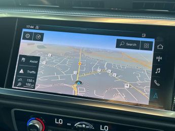 AUDI Q3 1.5 Q3 S Line 35 TFSI Semi-Auto 5dr