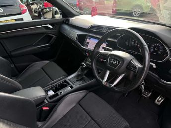 AUDI Q3 1.5 Q3 S Line 35 TFSI Semi-Auto 5dr