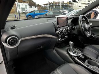 NISSAN JUKE 1.6 Juke Premiere Edition HEV CVT 5dr