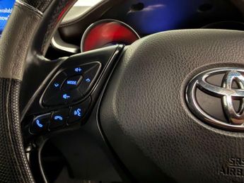 Toyota C-HR 1.8 VVT-h Excel SUV 5dr Petrol Hybrid CVT Euro 6 (s/s) (122 ps)