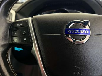 VOLVO XC60 2.0 XC60 R-Design Luxury Nav D4 Auto 5dr