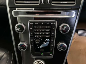 VOLVO XC60 2.0 XC60 R-Design Luxury Nav D4 Auto 5dr