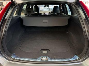 VOLVO XC60 2.0 XC60 R-Design Luxury Nav D4 Auto 5dr