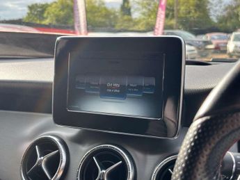 MERCEDES-BENZ CLA 2.1 CLA 220 AMG Sport D Auto 5dr