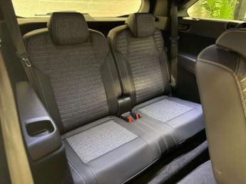PEUGEOT 5008 1.2 5008 Allure MHEV Auto 5dr