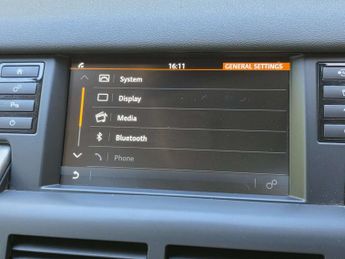 LAND ROVER DISCOVERY SPORT 2.0 Discovery Sport SE Tech TD4 Auto 4WD 5dr