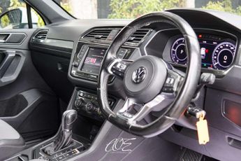 VOLKSWAGEN TIGUAN 2.0 Tiguan R-Line TDI BlueMotion Technology 4Motion Semi-Auto 4W