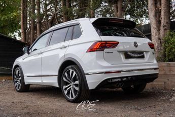 VOLKSWAGEN TIGUAN 2.0 Tiguan R-Line TDI BlueMotion Technology 4Motion Semi-Auto 4W