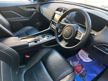 Jaguar F-PACE 2.0 F-PACE Chequered Flag AWD D Auto 4WD 5dr