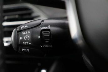 Peugeot E-2008 50kWh Allure Premium + SUV 5dr Electric Auto (7kW Charger) (136 