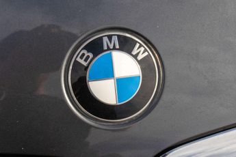 BMW 3 SERIES 2.0 330e 12kWh SE Pro Saloon 4dr Petrol Plug-in Hybrid Auto Euro