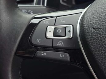 VOLKSWAGEN T-ROC 2.0 T-Roc SEL TSi 4Motion Semi-Auto 4WD 5dr