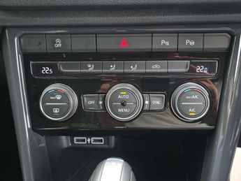 VOLKSWAGEN T-ROC 2.0 T-Roc SEL TSi 4Motion Semi-Auto 4WD 5dr