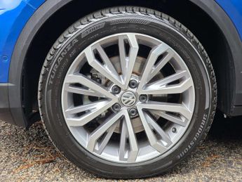 VOLKSWAGEN T-ROC 2.0 T-Roc SEL TSi 4Motion Semi-Auto 4WD 5dr