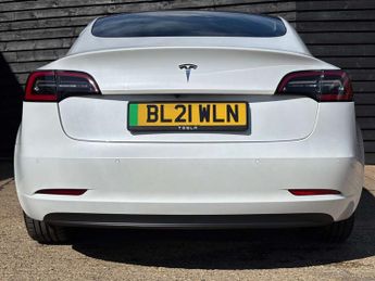 TESLA MODEL 3 Model 3 Standard Range + 4dr
