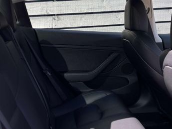 TESLA MODEL 3 Model 3 Standard Range + 4dr