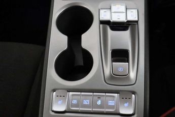 Hyundai KONA 64kWh Premium SUV 5dr Electric Auto (10.5kW Charger) (204 ps)