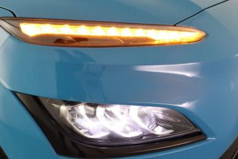 Hyundai KONA 64kWh Premium SUV 5dr Electric Auto (10.5kW Charger) (204 ps)