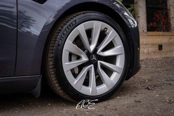 TESLA MODEL 3 Model 3 Long Range AWD 4WD 4dr