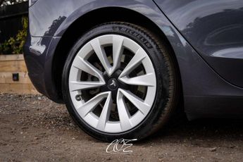 TESLA MODEL 3 Model 3 Long Range AWD 4WD 4dr