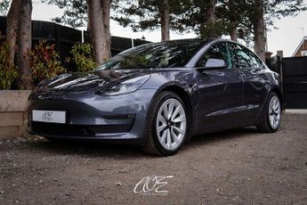 TESLA MODEL 3 Model 3 Long Range AWD 4WD 4dr