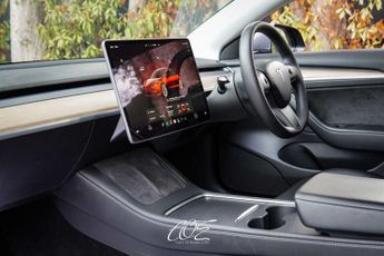 TESLA MODEL 3 Model 3 Long Range AWD 4WD 4dr