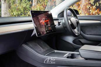 TESLA MODEL 3 Model 3 Long Range AWD 4WD 4dr