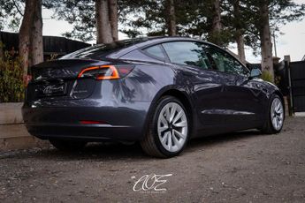 TESLA MODEL 3 Model 3 Long Range AWD 4WD 4dr