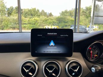 MERCEDES-BENZ GLA 1.6 GLA 180 Urban Edition Auto 5dr