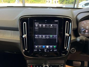 VOLVO XC40 2.0 XC40 Inscription T4 AWD Auto 4WD 5dr