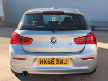 BMW 1 SERIES 1.5 118i SE Auto 5dr