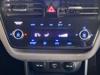 Hyundai IONIQ 38.3kWh Premium SE Hatchback 5dr Electric Auto (136 ps)
