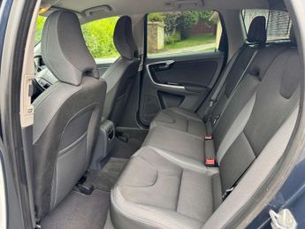 Volvo XC60 2.0 D4 SE SUV 5dr Diesel Manual Euro 6 (s/s) (181 ps)