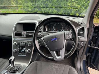 Volvo XC60 2.0 D4 SE SUV 5dr Diesel Manual Euro 6 (s/s) (181 ps)