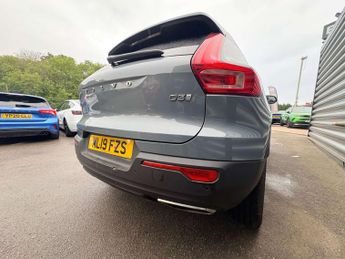VOLVO XC40 2.0 XC40 R-Design D3 Auto 5dr