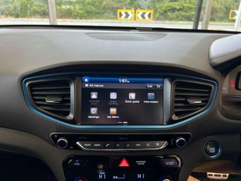 HYUNDAI IONIQ 1.6 IONIQ Premium SE FHEV Semi-Auto 5dr