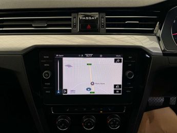 VOLKSWAGEN PASSAT 1.5 Passat SEL TSi Evo Semi-Auto 4dr