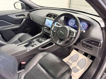 JAGUAR F-PACE 2.0 F-PACE Chequered Flag AWD D Auto 4WD 5dr