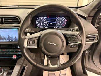 JAGUAR F-PACE 2.0 F-PACE Chequered Flag AWD D Auto 4WD 5dr