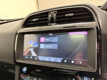 JAGUAR F-PACE 2.0 F-PACE Chequered Flag AWD D Auto 4WD 5dr