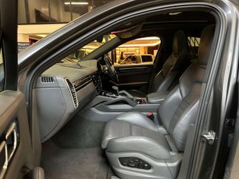 PORSCHE CAYENNE 3.0 Cayenne V6 E-Hybrid Auto 4WD 5dr