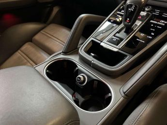 PORSCHE CAYENNE 3.0 Cayenne V6 E-Hybrid Auto 4WD 5dr