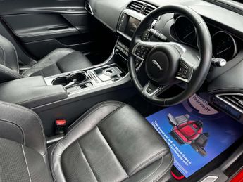 Jaguar XE 2.0 XE R-Sport i Auto 4dr