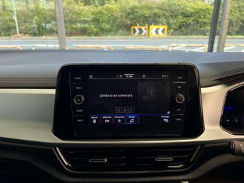 VOLKSWAGEN T-ROC 1.5 T-Roc Life TSI Semi-Auto 5dr
