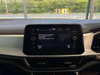 VOLKSWAGEN T-ROC 1.5 T-Roc Life TSI Semi-Auto 5dr