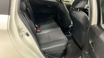 TOYOTA YARIS 1.5 VVT-h Trend Hatchback 5dr Petrol Hybrid CVT Euro 5 (101 ps)