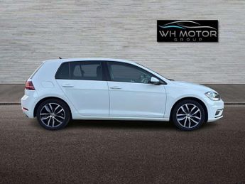 VOLKSWAGEN GOLF 1.0 Golf SE Nav TSi BlueMotion Technology Semi-Auto 5dr