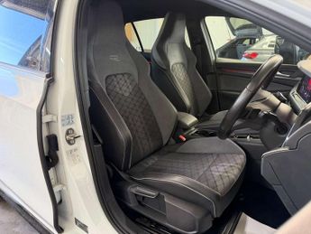 VOLKSWAGEN GOLF 1.5 Golf R-Line eTSI Semi-Auto 5dr
