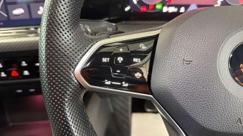 VOLKSWAGEN GOLF 1.5 Golf R-Line eTSI Semi-Auto 5dr
